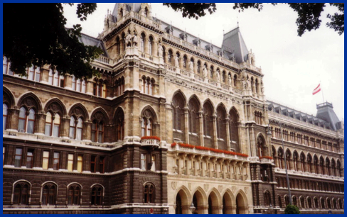 Photo of front of Rathaus in Vienna, Austria